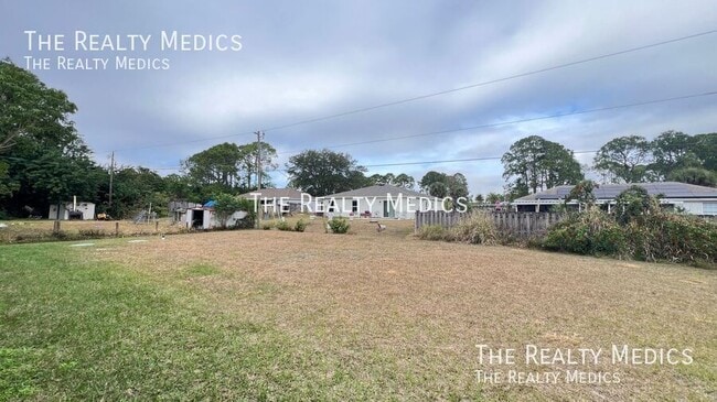 Building Photo - 1247 San Matio St