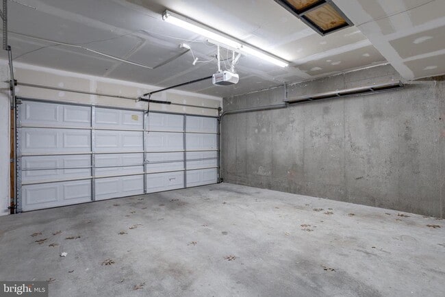 Building Photo - 7012 Trek Way