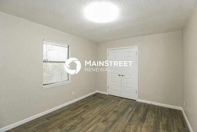 Building Photo - 4 Bedroom Pet-Friendly Home in Edmond, OK ...