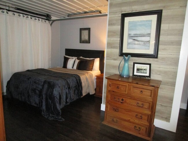 Building Photo - 362 Sunshine Ave