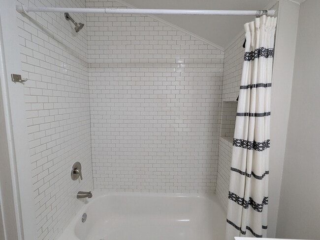 Building Photo - 427 Mildred Ave