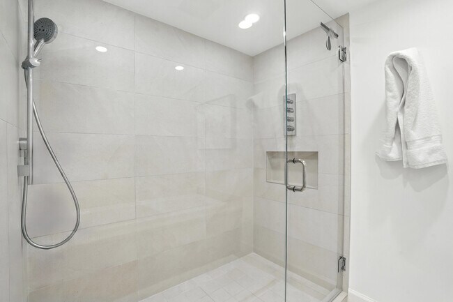 Building Photo - 9517 Gulf Shore Dr