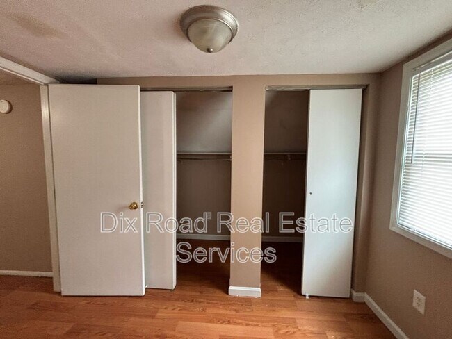 Building Photo - 1110 Ellen Dr