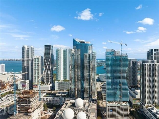 Building Photo - 851 NE 1st Ave