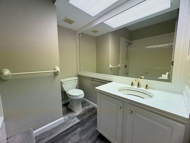 Building Photo - 2 Bedroom 2 Bathroom in Woodland View Harr...
