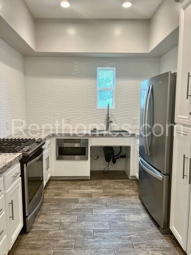 Building Photo - 2119 Palo Alto Dr