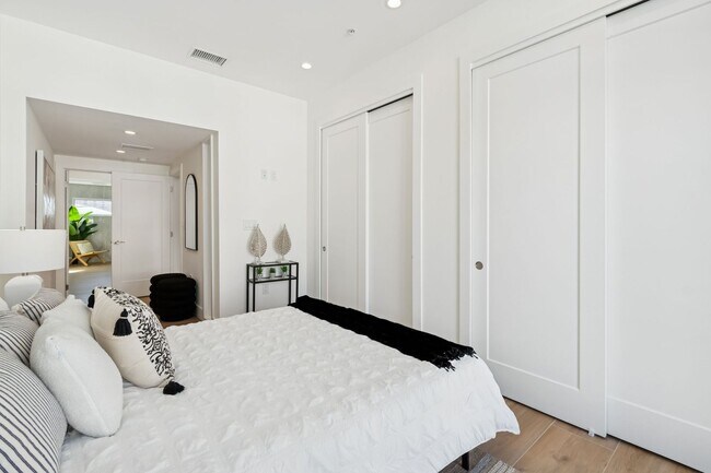 Building Photo - 1343 4th St