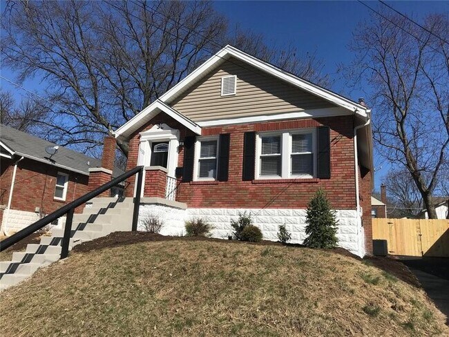 Primary Photo - Fantastic 2bd/1ba home! Let yourself in!