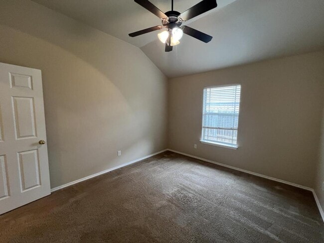 Building Photo - 4205 Cambridge Dr