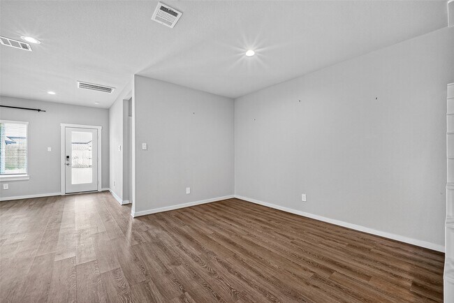 Building Photo - 13126 Lago Acero