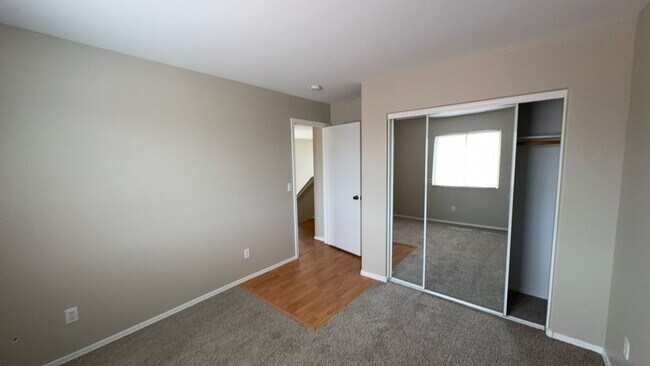 Building Photo - 41232 N Cambria Dr