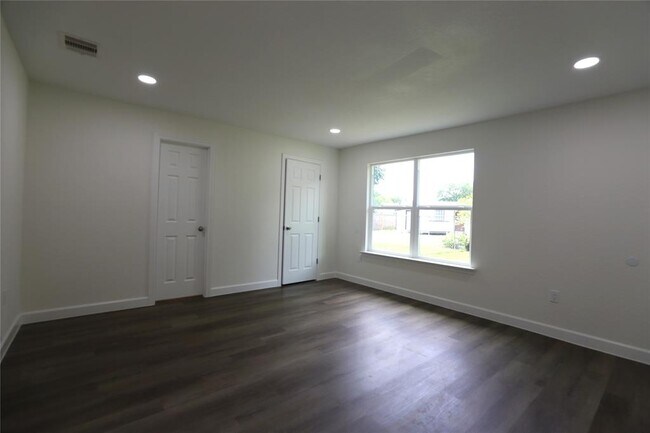 Building Photo - 4517 Brinkley St