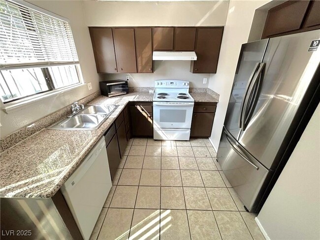 Building Photo - 3417 Civic Center Dr