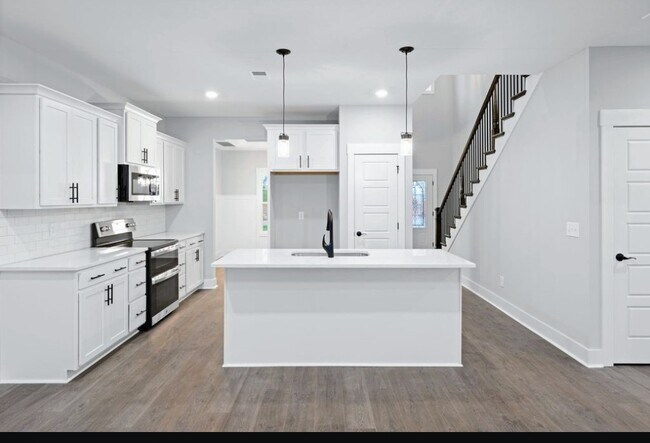 Building Photo - 955 Alton Dr