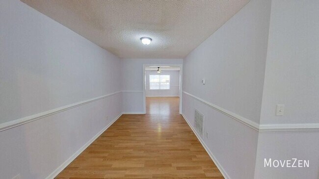 Building Photo - 333 Friendship Dr