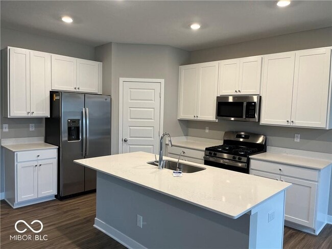 Building Photo - 2052 Rowena Ln