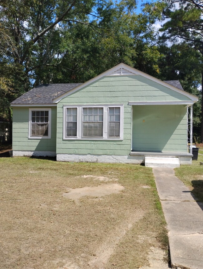 Building Photo - 1106 Cherry St