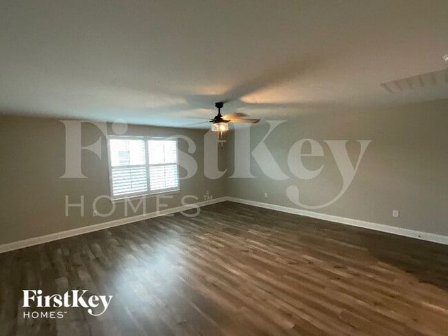 Building Photo - 5595 Siler St