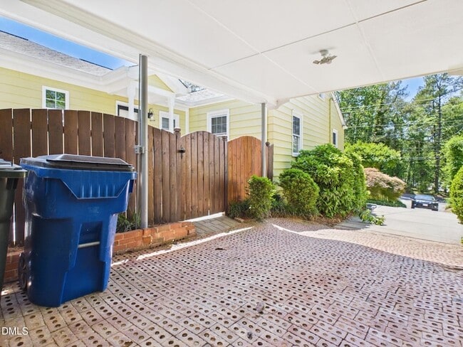 Building Photo - 2912 Oberlin Rd