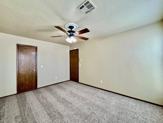 Building Photo - 415 Timberwind Rd