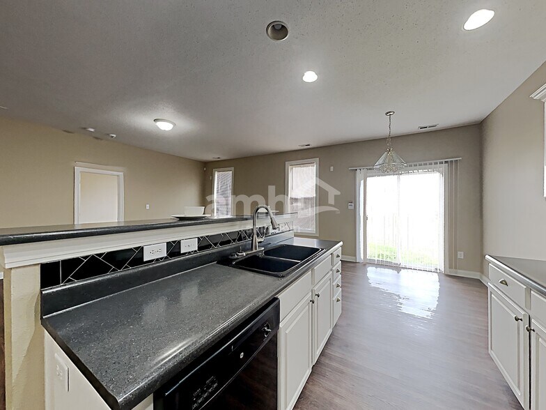 Building Photo - 5902 Cabot Dr