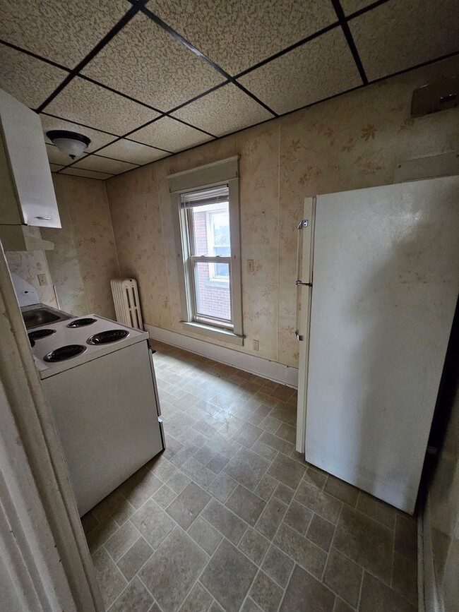 Building Photo - Upper west side studio