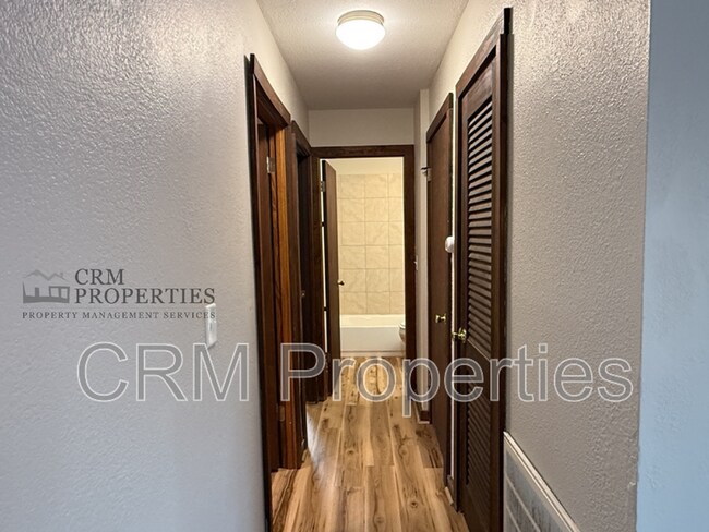 Building Photo - 805 Miami Blvd