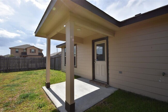 Building Photo - 502 Poppy Field Ct