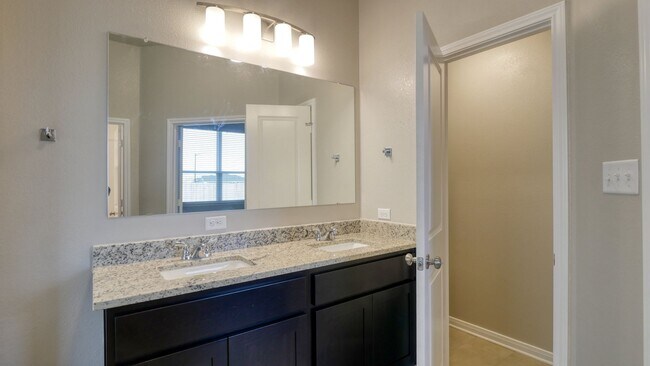 Building Photo - Spacious Single-Family Home Available Now!