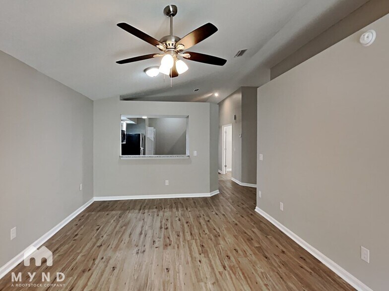 Building Photo - 2451 Townsquare Dr