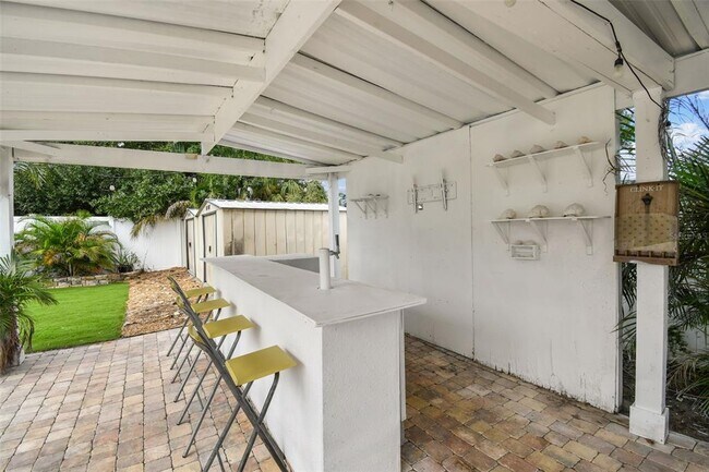 Building Photo - 2580 Granada Cir W