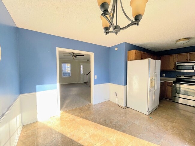 Building Photo - 603 Maysville Rd NE