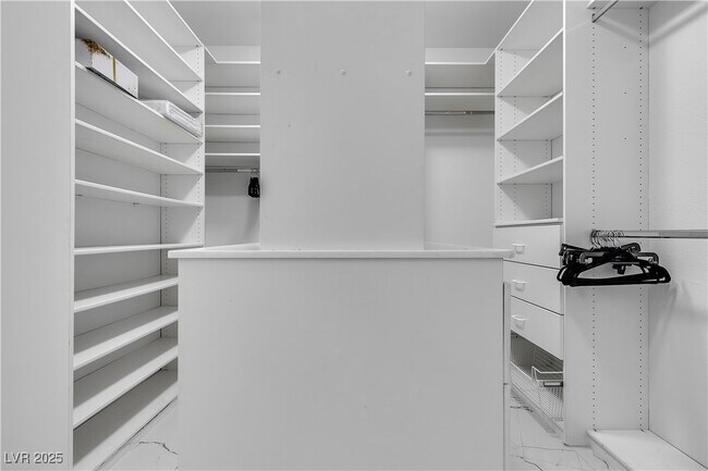 Building Photo - 9513 Villa Ridge Dr