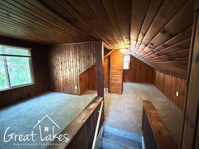 Building Photo - Charming 3 Bedroom 1 Bathroom now availabl...
