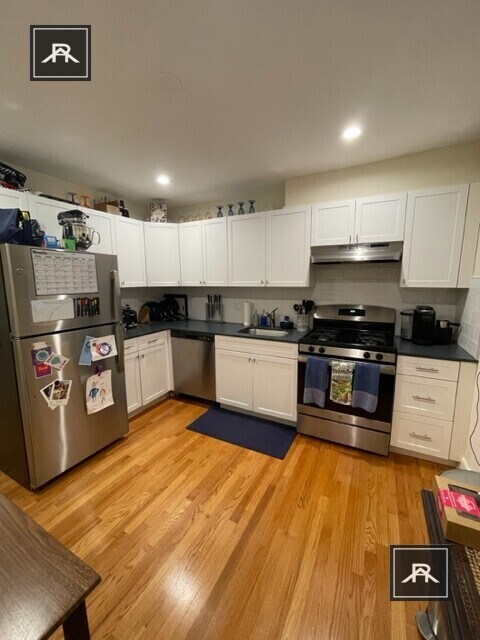 Building Photo - 32 Harvard Ave