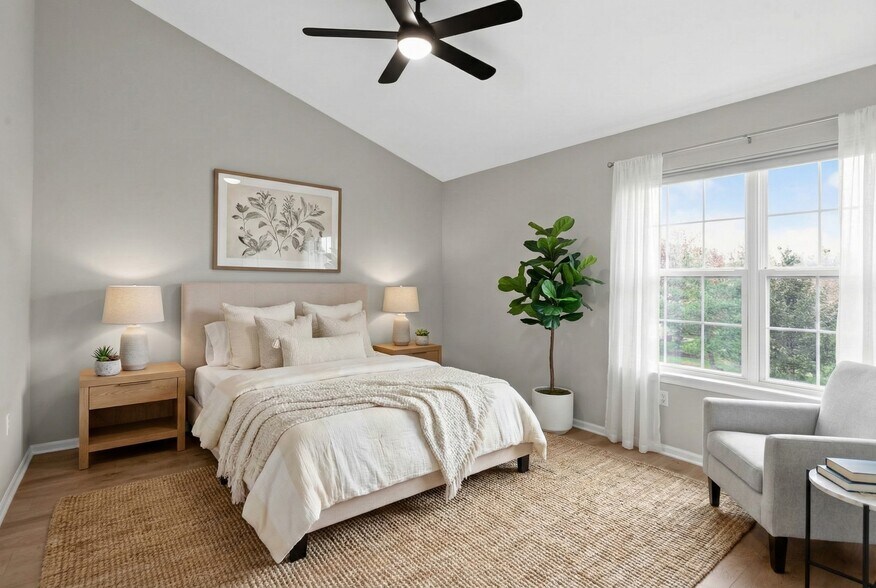 Building Photo - 2801 Harvard Ct