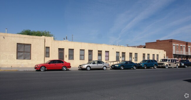 Building Photo - 827 S Mesa St