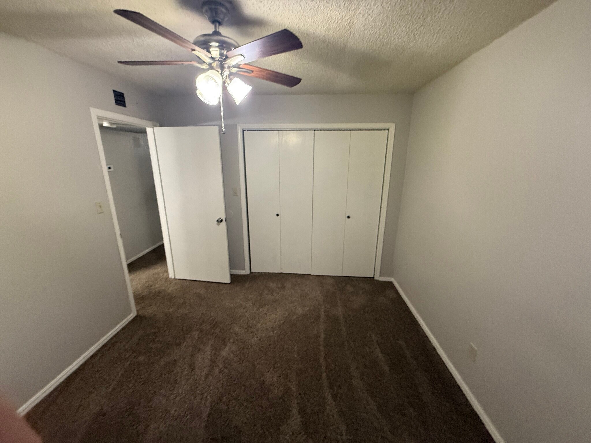 Building Photo - 828 Hardy Springs Cir