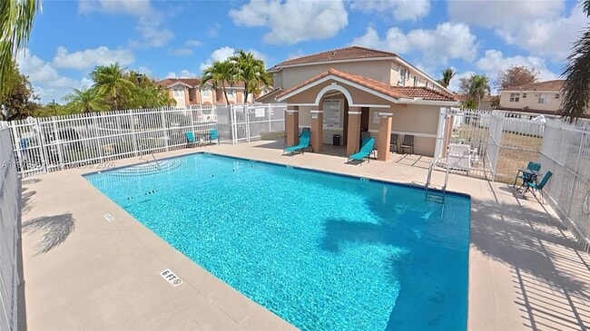 Building Photo - 6375 SW 139th Ave