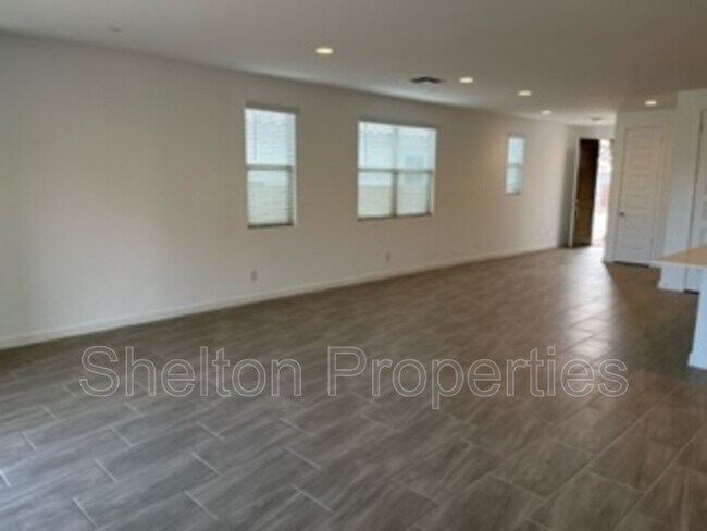 Building Photo - 12534 W Calle de Sol