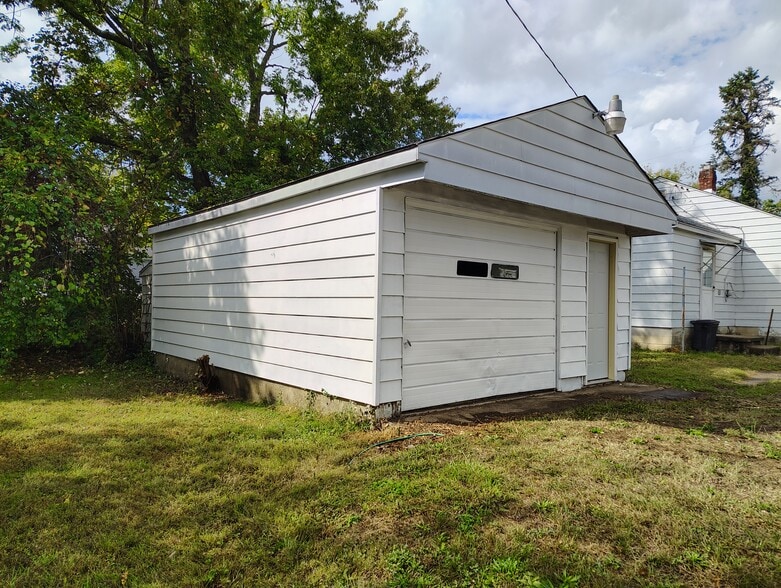 Building Photo - 4700 Ross Ave