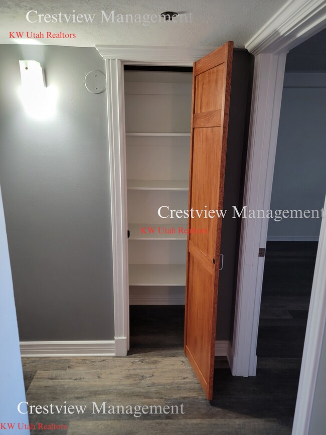 Building Photo - Broadway Condo