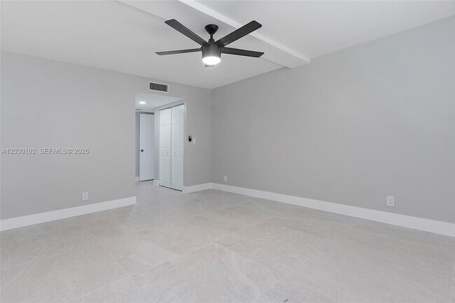 Building Photo - 193 Lakeview Dr