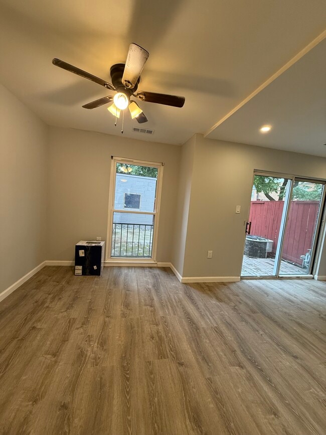 Building Photo - 238 Stevenson Square