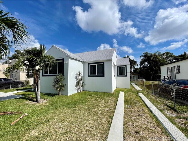 Building Photo - 1551 NW 55th St