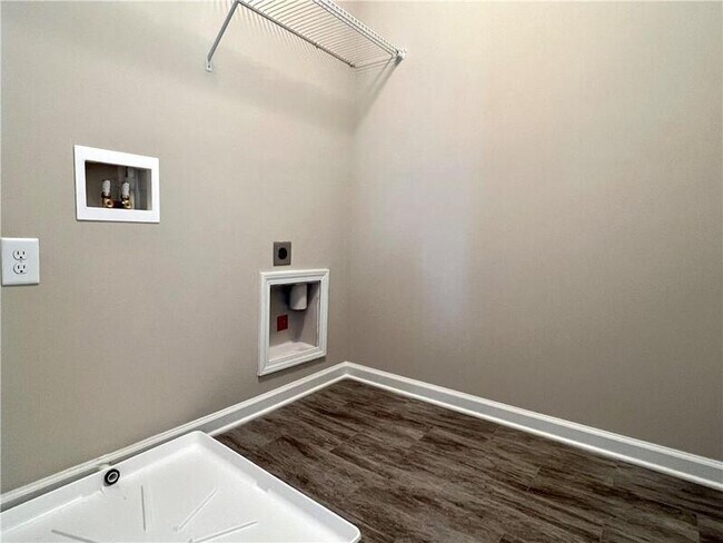 Building Photo - 114 Auburn Xing Wy