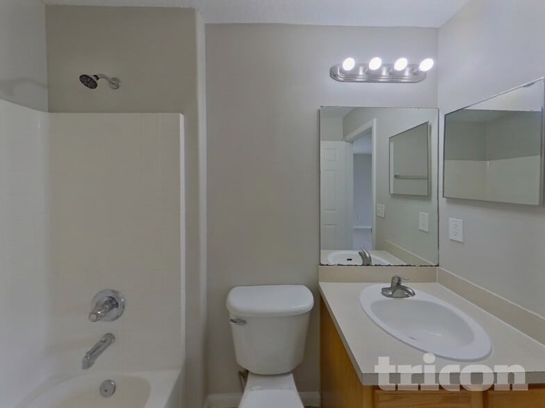 Building Photo - 7125 Beekman Lake Dr