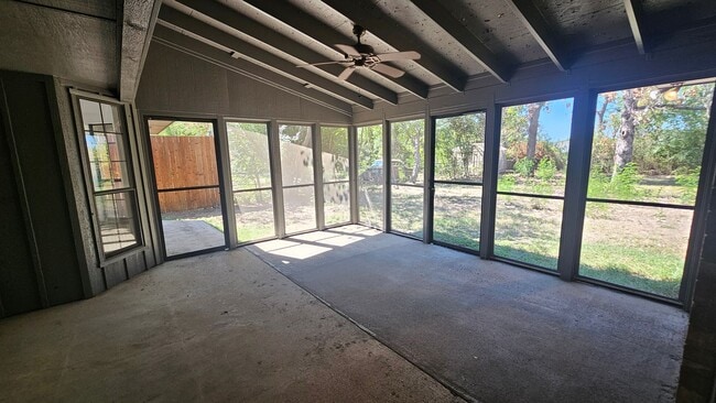 Building Photo - 1700 Kendolph Dr