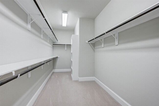 Building Photo - 253 W 27th St