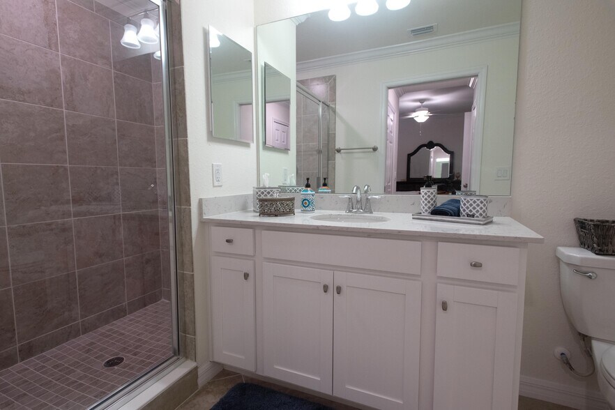 Building Photo - 17520 Gawthrop Dr